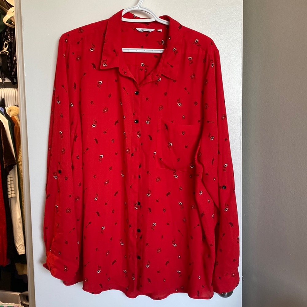 3/$20🦋 Red button down 2XL